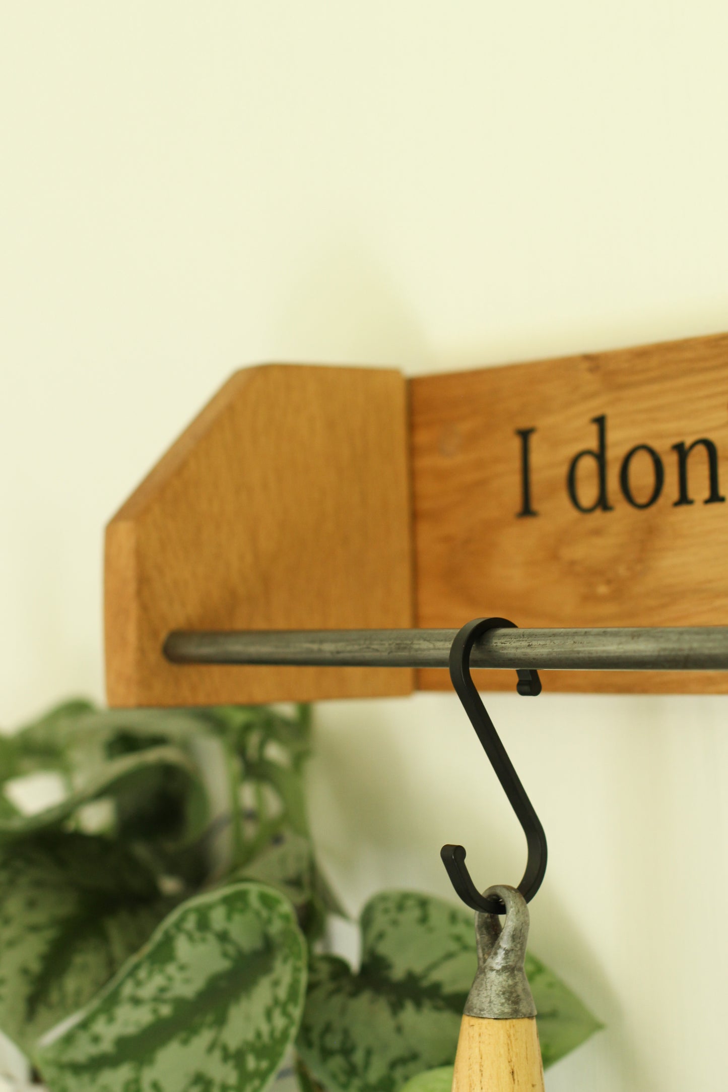 Custom Engraved Farmhouse Kitchen Pan Hanger – Handmade from Dartmoor Oak