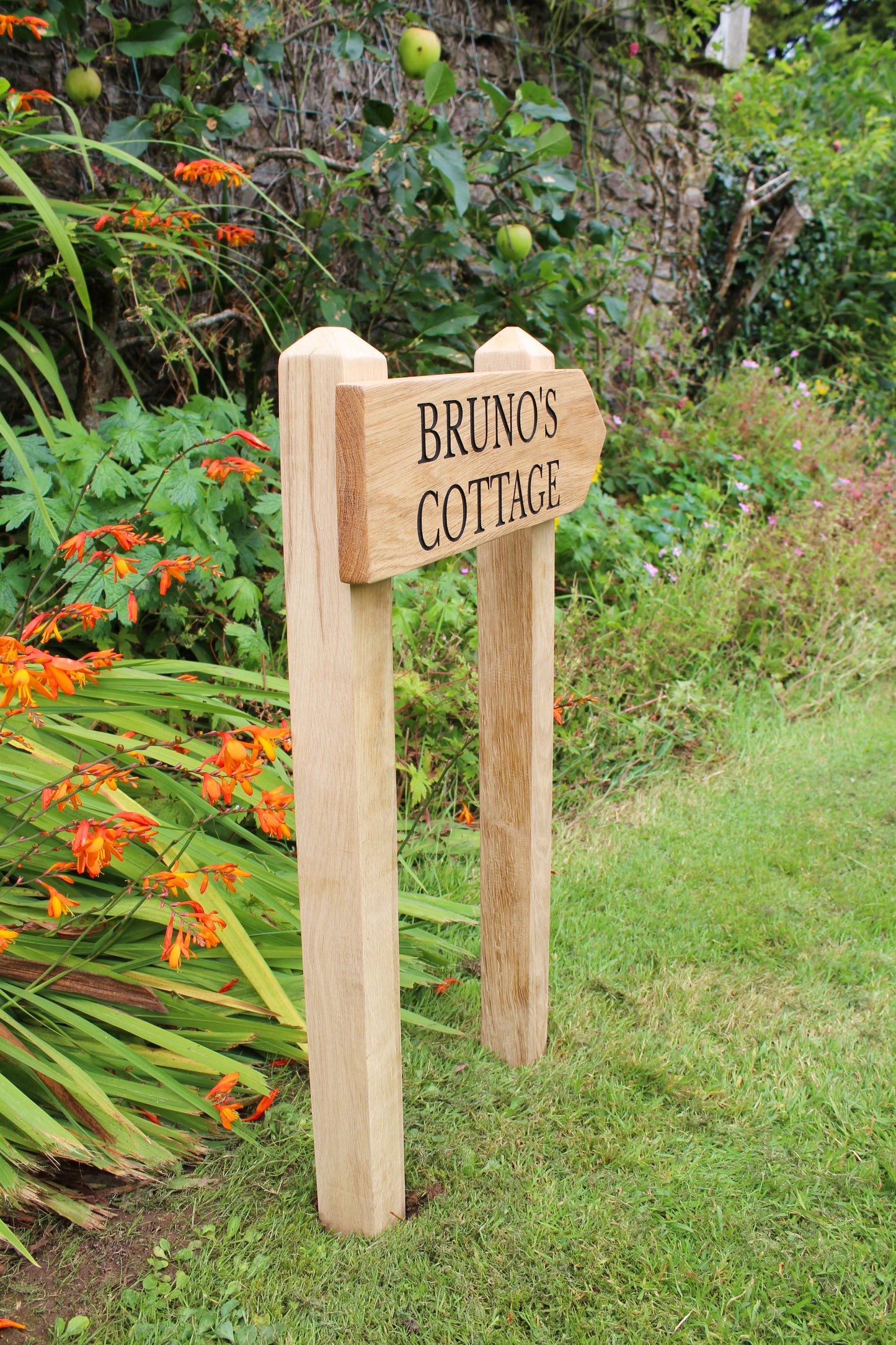 Directional Free-Standing House Signs